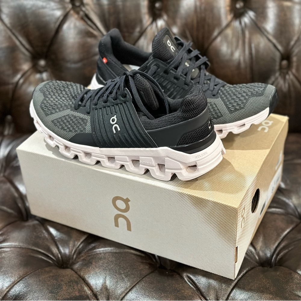 Women’s size 8 on Cloudswift running shoes in black, rock. In like new condition